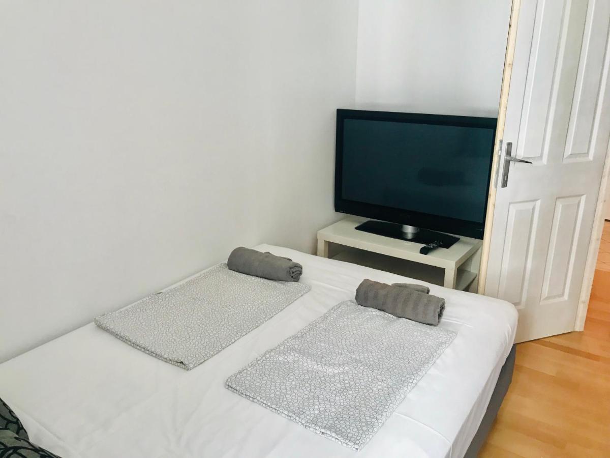 Design Free Parking Apartment In City Center Budapest Bagian luar foto
